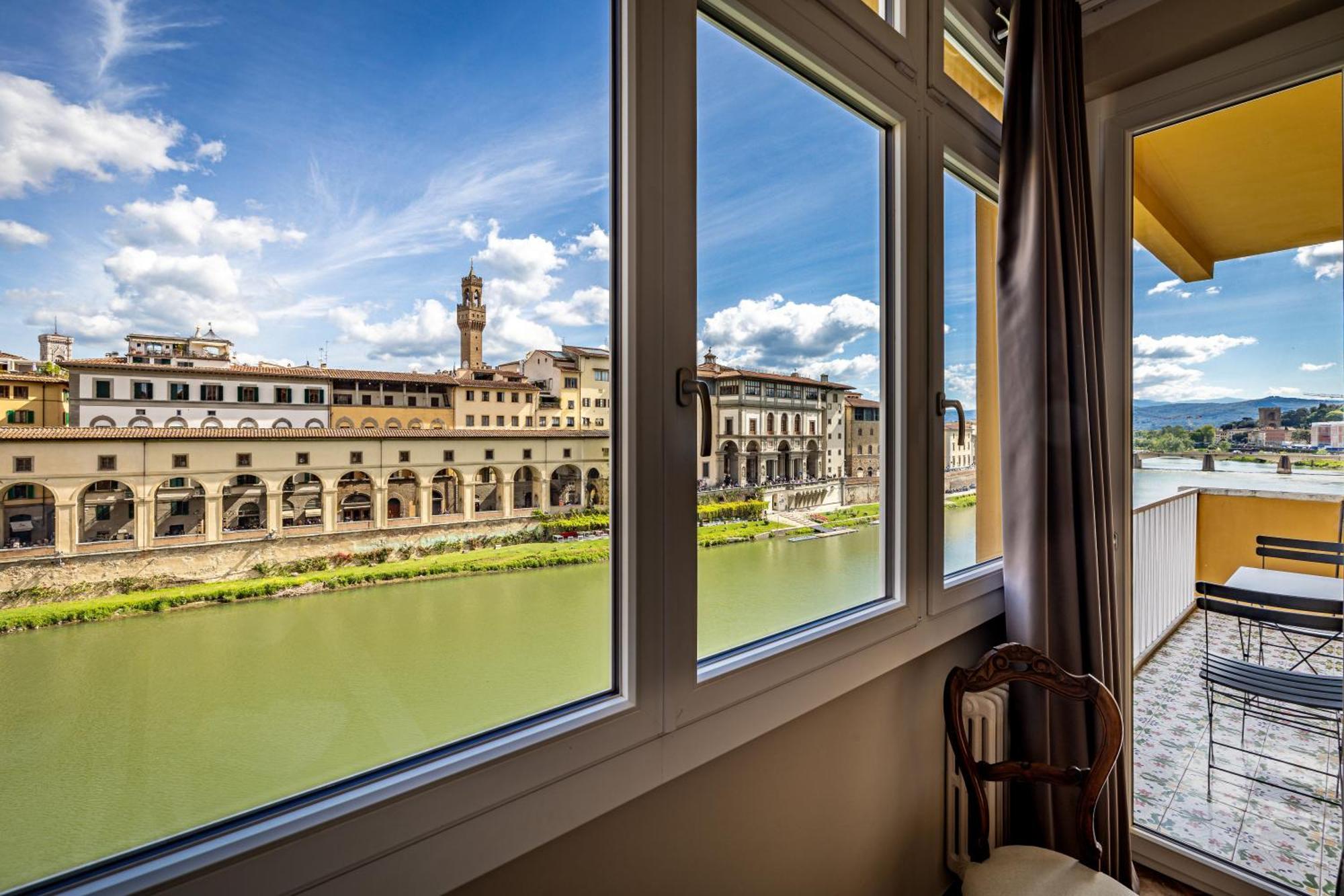 Yd Balcony On Pontevecchio View Lejlighed Firenze Eksteriør billede